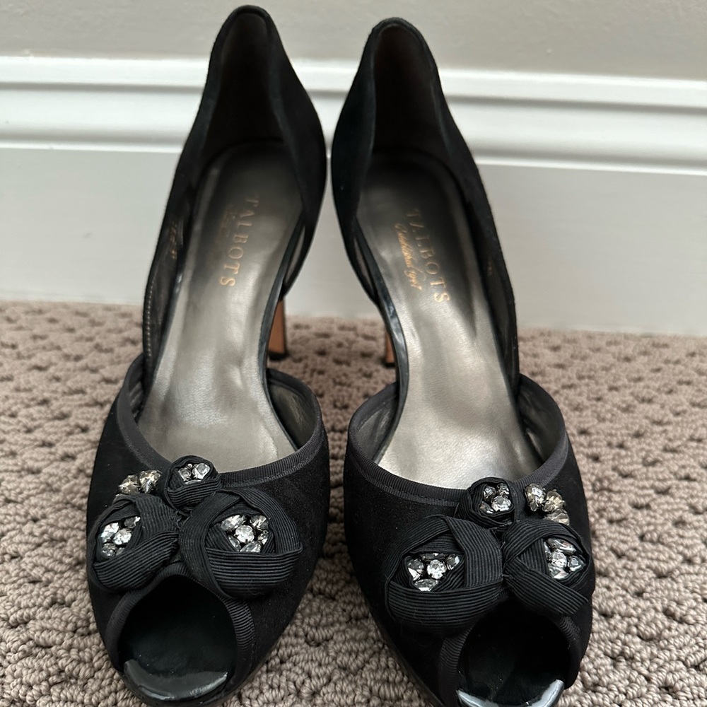 Beautiful holiday pumps